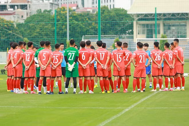 Trong buổi tập hôm nay HLV Park Hang-seo vắng mặt.