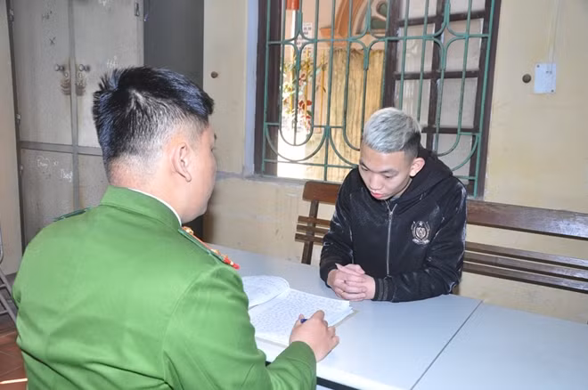 Đối tượng Dũng tại cơ quan Công an.