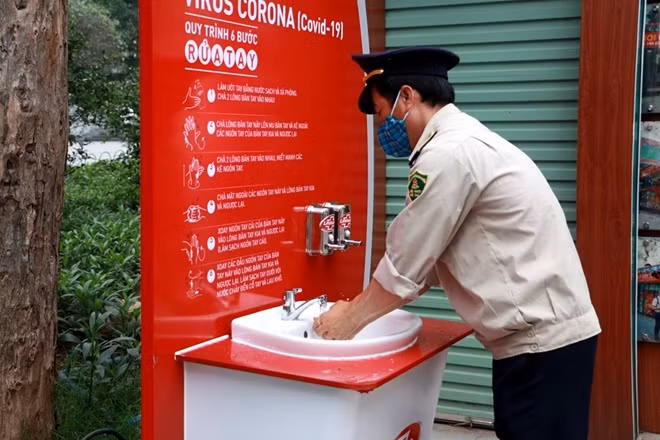 Theo dự kiến 100 trạm rửa tay sẽ được lắp đặt trên toàn quốc, đặc biệt là tại các tỉnh, TP có nguy cơ cao về dịch Covid-19.