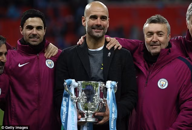 Mikek Arteta(trái) cũng là một ứng viên thay thế HLV người Pháp. Ảnh: Getty Image.