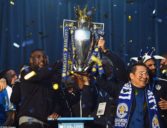 Ông Srivaddhanaprabhabought (sinh năm 1958) là người giàu thứ 5 tại Thái Lan đã mua lại Leicester vào năm 2010 với giá 39 triệu bảng sau đó giúp đội bóng này vô địch giải Ngoại hạng vào mùa bóng 2015-2016