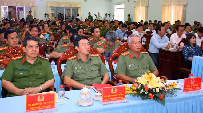 Các đại biểu tham dự Hội nghị.