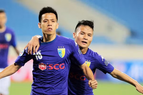 Hà Nội có chiến thắng tưng bừng để đón Cup vô địch. Ảnh: Thethao24/7 Hà Nội có chiến thắng tưng bừng để đón Cup vô địch. Ảnh: Thethao24/7