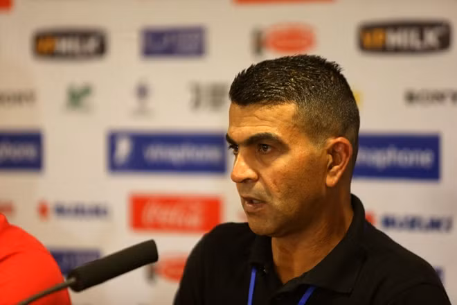 HLV Ayman Sangdouqa. Ảnh: VFF.