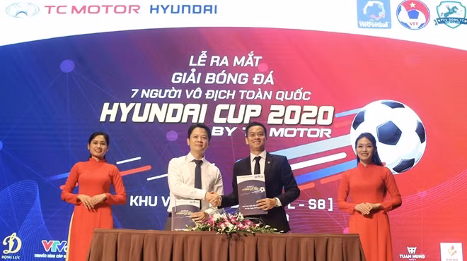 Lễ ra mắt giải bóng đá 7 người vô địch toàn quốc khu vực phía Bắc (HPL-S8) đã diễn ra tại Hà Nội vào chiều ngày 6/10.