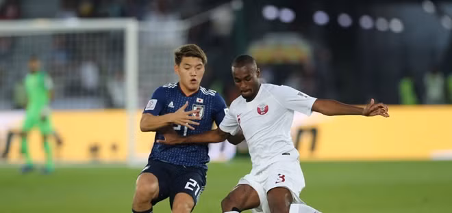 Qatar dù kiểm soát bóng ít hơn nhưng đang là đội chơi xuất sắc hơn. Ảnh: AFC.