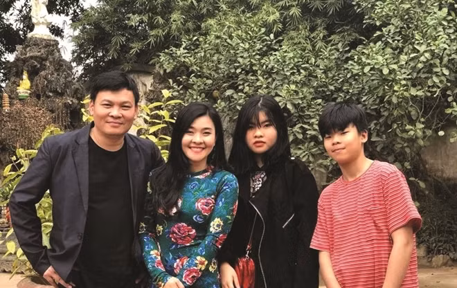 Gia đình NSƯT Lê Nam.