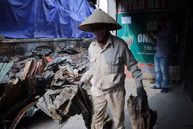 Theo ước tính sơ bộ vụ cháy vào ngày 28-8 khiến Công ty Rạng Đông thiệt hại khoảng 150 tỷ đồng.