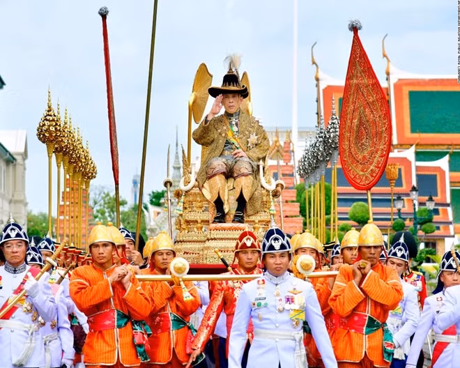 Quốc vương Thái Lan trong lễ đăng quang.