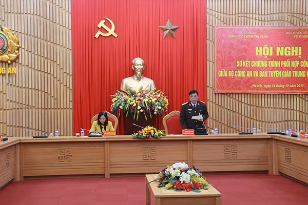 Đại tá Nguyễn Hải Trung phát biểu tại Hội nghị
