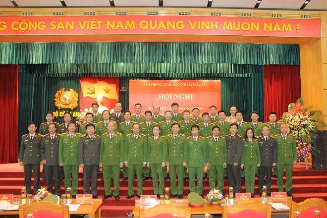 Thứ trưởng Lê Quý Vương với các đại biểu tại Hội nghị.
