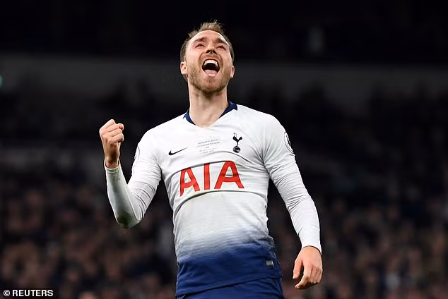 Trước khi Christian Eriksen "chốt hạ" chiến thắng 2-0 giành cho Spur. Trước khi Christian Eriksen "chốt hạ" chiến thắng 2-0 giành cho Spur.