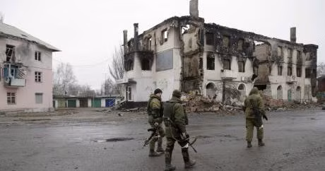 Tình hình tại miền Đông Ukraine bất ngờ “nóng” trở lại.
