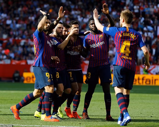 Đội bóng xứ Catalan củng cố vững chắc ngôi đầu với 10 điểm hơn Atletico.