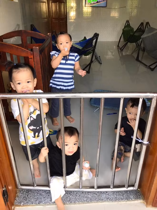 Những đứa trẻ kém may mắn được nuôi dạy ở chùa Hải Sơn.