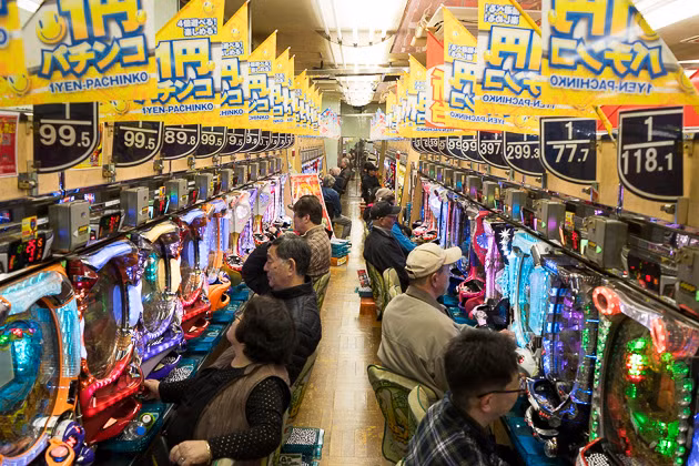 Những cửa hàng pachinko ngày nay.