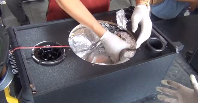 Số loa di động chứa lượng ma túy “khủng”.