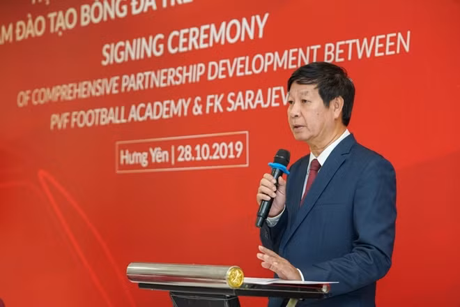 Ông Lê Khắc Hiệp, Phó chủ tịch Tập đoàn Vingroup, Chủ tịch Hội đồng Quản lý Quỹ Đầu tư và Phát triển tài năng Bóng đá Việt Nam - PVF .