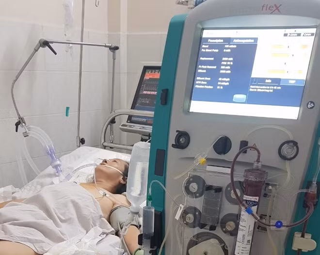 Nữ bệnh nhân V.T.B.L qua cơn nguy kịch sau thời gian điều trị tích cực.