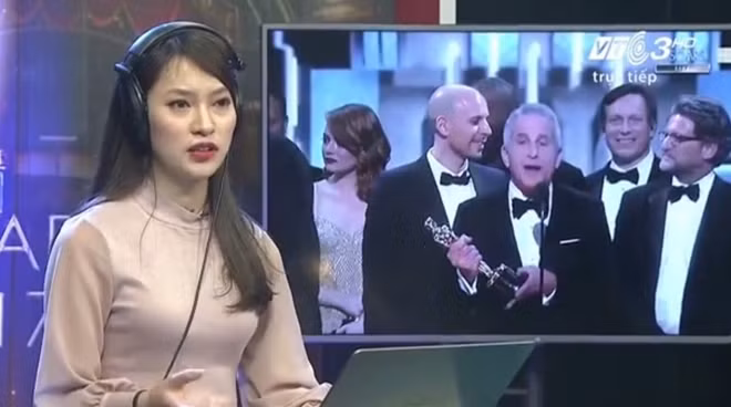 …Và phiên dịch trực tiếp cho Lễ trao giải Oscar