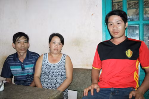 Chị Thanh bàng hoàng kể lại căn bệnh đã cướp mất người chồng của chị.