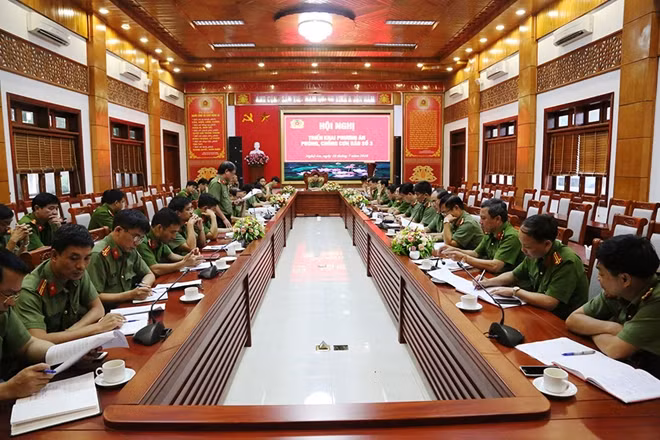 Toàn cảnh Hội nghị triển khai phương án phòng, chống bão số 3 của Công an Nghệ An