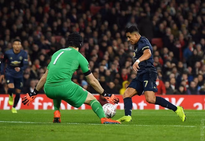 Alexis Sanchez và các đồng đội đã đánh bại Arsenal, đội bóng cũ của anh.