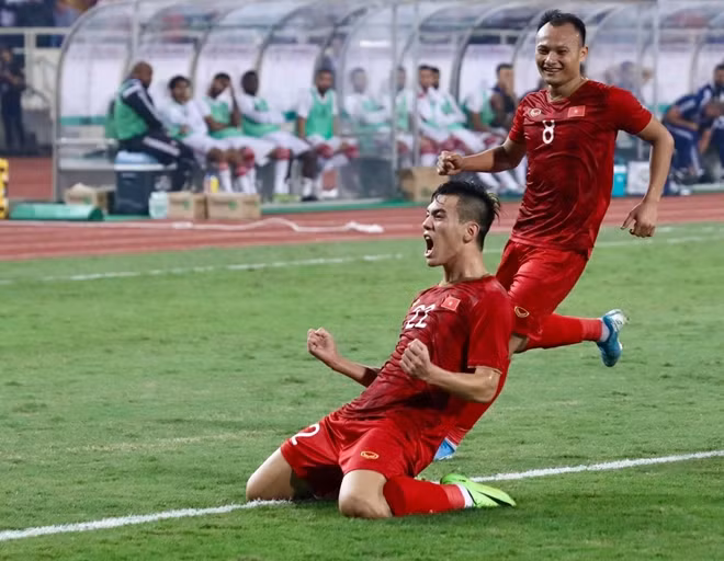 Tiến Linh ăn mừng bàn thắng. Ảnh: Phong Sơn.