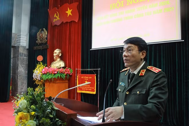 Thứ trưởng Lương Tam Quang phát biểu tại Hội nghị.