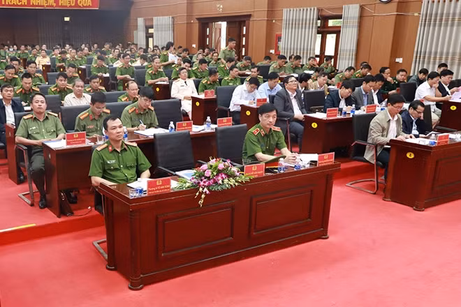 Các đại biểu dự hội nghị.