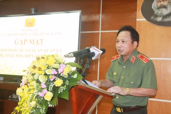 Thiếu tướng Mai Văn Hà phát biểu tại buổi gặp mặt.
