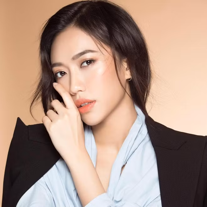 Xinh đẹp, quyến rũ nhưng Diệu Nhi chuyên đóng những vai siêu ngố, siêu "khùng".