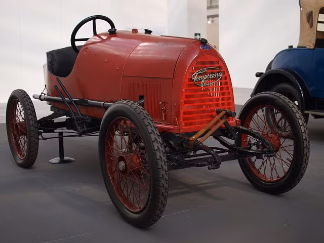 Chỉ tồn tại từ năm 1906 đến 1924 những có lẽ những chiếc xe của hãng Temperino là thủy tổ của dòng xe compact car ngày nay. Trong ảnh là mẫu Temperino 8/10HP (có công suất từ 8 đến 10 mã lực) ra đời năm 1920.