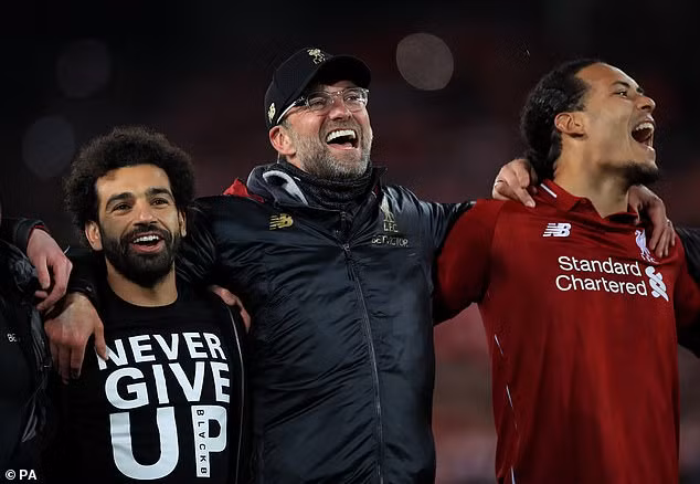 HLV Jurgen Klopp cùng các học trò tạo ra một chiến thắng lịch sử tại Anfield.