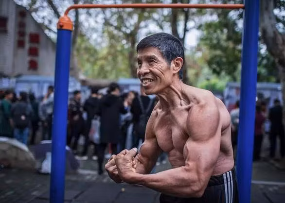 Virus Corona đã khiến ông Qiu Jun qua đời. Ảnh: Sina Virus Corona đã khiến ông Qiu Jun qua đời. Ảnh: Sina