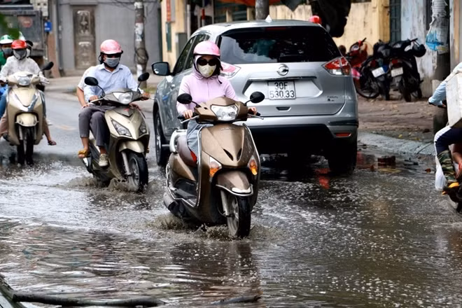 Mùi hôi thối khiến rất nhiều người không chịu nổi đặc biệt khi nắng nóng.