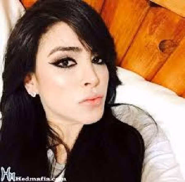 Sandra Avila Beltran lúc còn trẻ