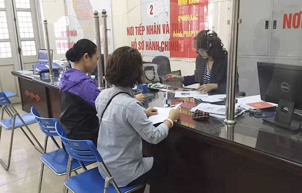 Bộ phận một cửa của UBND phường Đồng Tâm sáng thứ bảy làm việc.