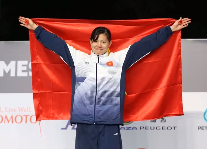 Nội dung 100m bơi ngửa vốn không phải là thế mạnh của Ánh Viên. Tại SEA Games, người thống trị nội dung này là Tao Li với sáu chiến thắng trong sáu kỳ SEA Games gần nhất. Năm nay huyền thoại Singapore không tham dự, và Ánh Viên đã nắm bắt thời cơ để giành HC vàng. Cô thậm chí xô đổ kỷ lục 1 phút 02 giây 11 của Tao Li.