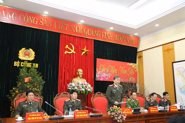 Bộ trưởng Tô Lâm phát biểu chỉ đạo tại Hội nghị giao ban Bộ trưởng Tô Lâm phát biểu chỉ đạo tại Hội nghị giao ban