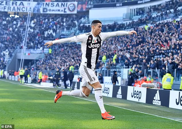 Ronaldo tiếp tục là ngòi nổ cho chiến thắng của Juventus. Ronaldo tiếp tục là ngòi nổ cho chiến thắng của Juventus.