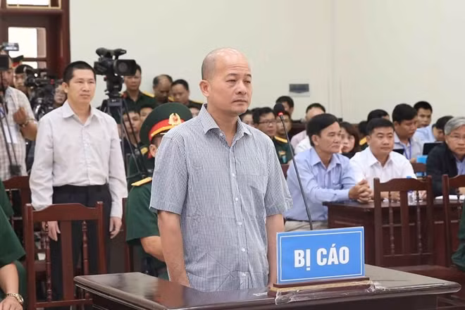 Bị cáo Đinh Ngọc Hệ (tức “Út trọc”).