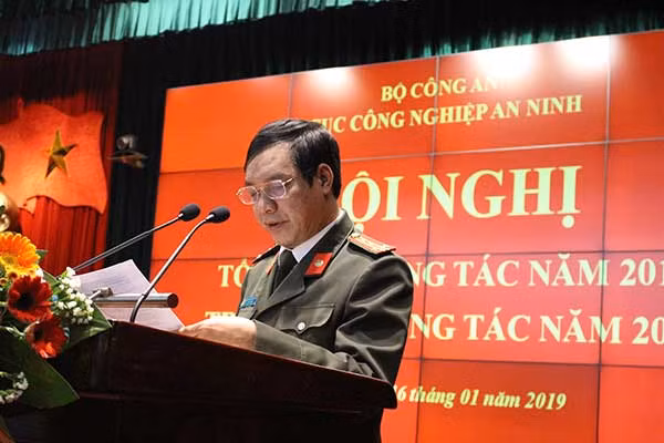 Đại tá Nguyễn Duy Toan, Cục trưởng Cục CNAN phát biểu tại Hội nghị.