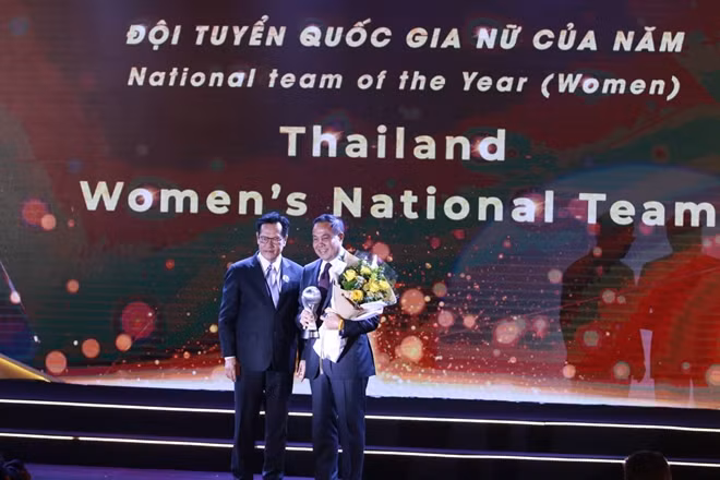 Một bất ngờ trong lễ trao giải là Thái Lan đoạt danh hiệu đội bóng nữ của năm.
