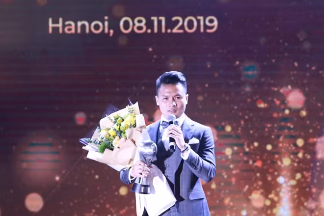 "Giải thưởng cao quý này là động lực giúp tôi cố gắng để mang về nhiều thành tích cho người hâm mộ trong tương lai", Quang Hải phát biểu sau khi nhận giải.