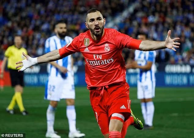 Trước khi Karim Benzema đem về thế quân bình cho Real.