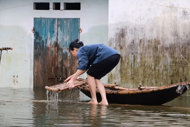 Loại thuyền này được chế tạo bằng tre loại vật liệu rất dễ tìm tại các làng quê.