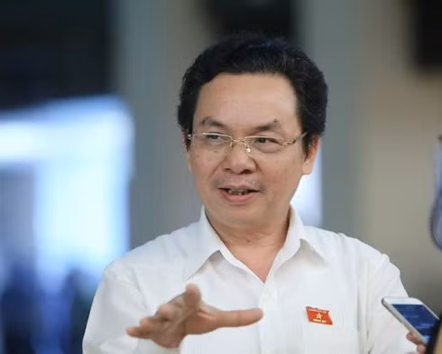 Đại biểu Hoàng Văn Cường. Đại biểu Hoàng Văn Cường.