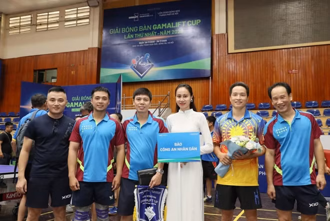 Đội tuyển bóng bàn Báo CAND tham dự giải.