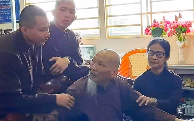 Ông Vân tự xưng là Hòa thượng Thích Tâm Đức, trụ trì “Tịnh Thất Bồng Lai” .